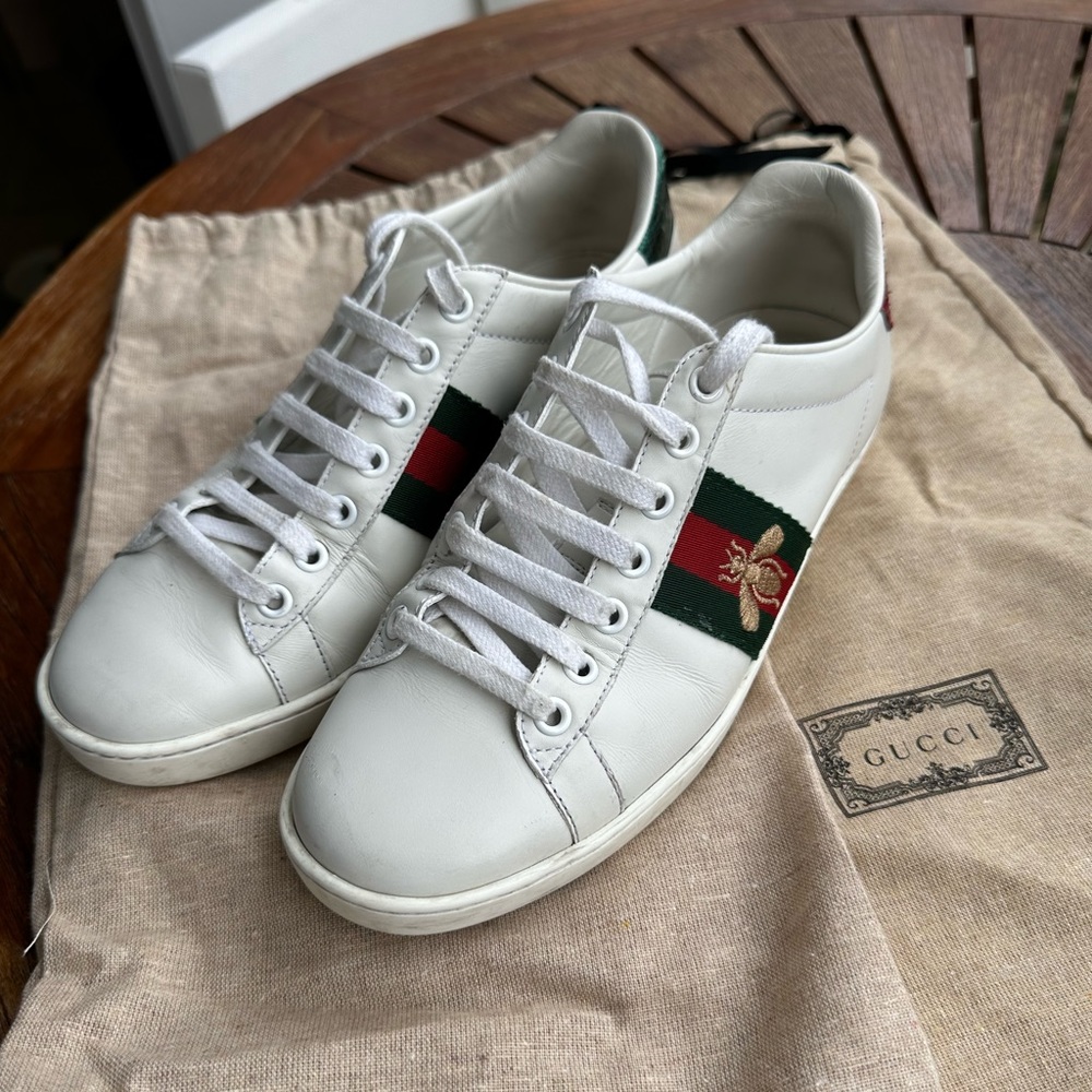GUCCI WOMEN'S ACE SNEAKER WITH BEE - Picture 2 of 11